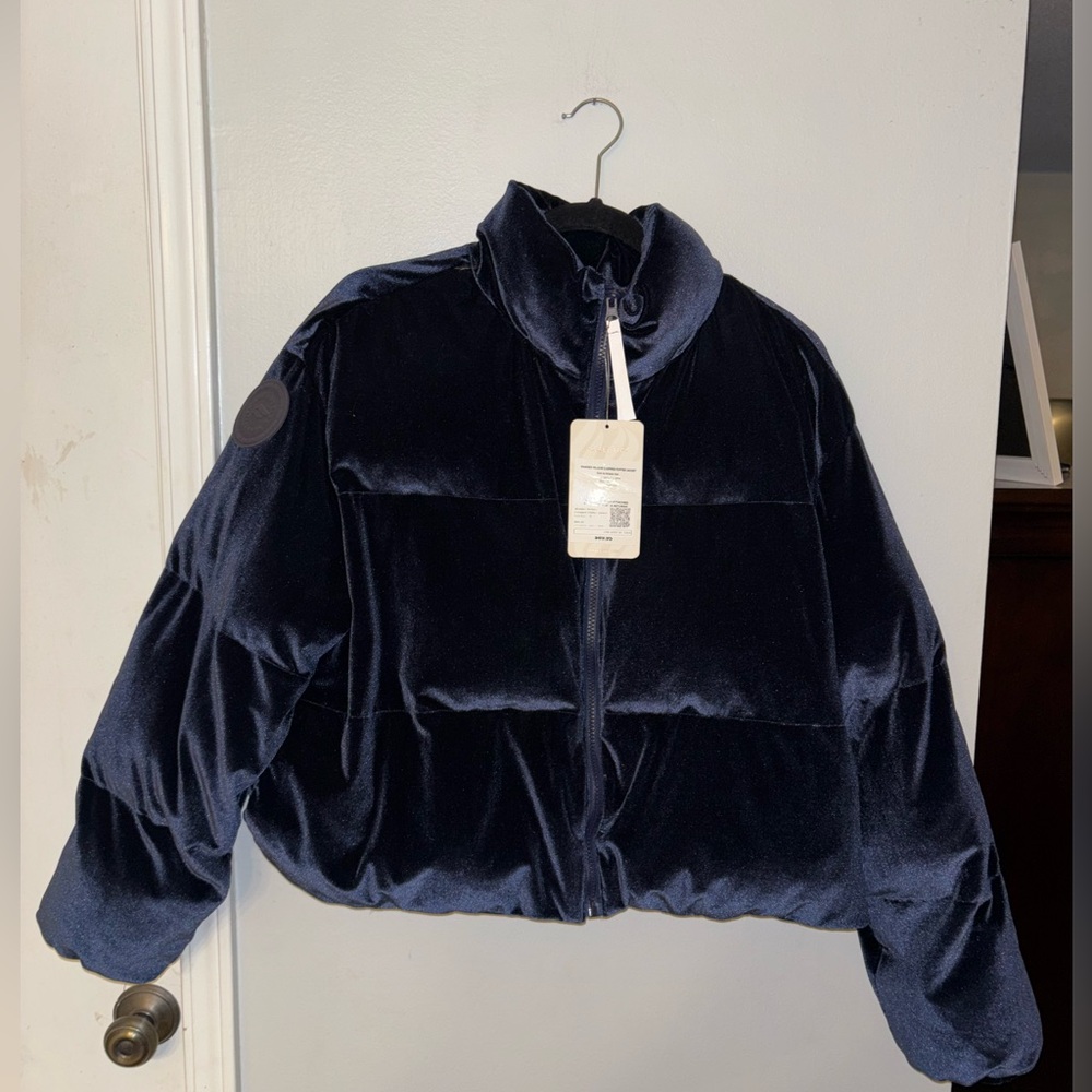 Women’s Fabletics puffy jacket size Medium